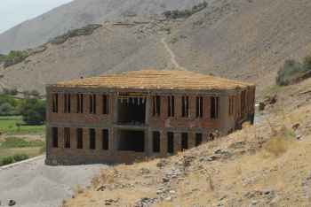 Baukoerper mit Dachstuhl.jpg